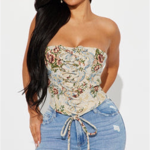 Flower corset - Picture 1 of 4